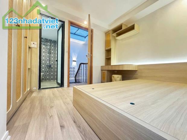 Bán nhà lô góc, full nội thất mới tinh, đường Giáp Bát, Hoàng Mai, chỉ 5.3 tỷ - 5