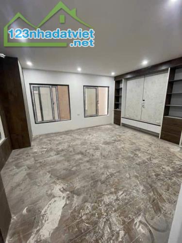HOÀNG HOA THÁM - NHÀ MỚI - 6 TẦNG - THANG MÁY - GẦN PHỐ - THOÁNG - SỔ ĐẸP - 2