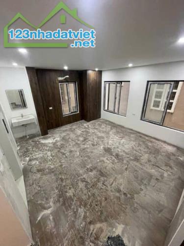 HOÀNG HOA THÁM - NHÀ MỚI - 6 TẦNG - THANG MÁY - GẦN PHỐ - THOÁNG - SỔ ĐẸP - 3