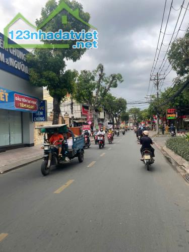 Bán nhà mặt tiền kinh doanh 18,5x33m giá 65 tỷ  Đường Nguyễn Văn Quá - 1