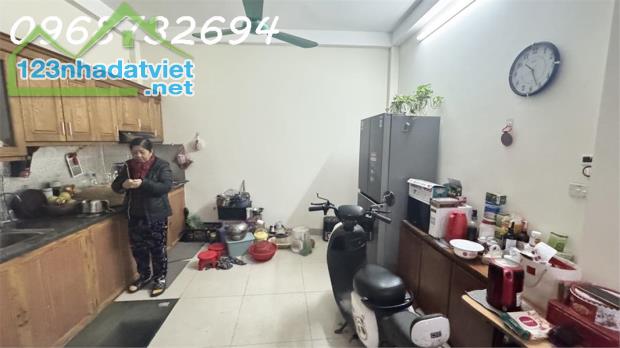 DT40M NHÀ DÂN XÂY, BTCT CHẮC CHẮN, TT ĐỐNG ĐA - ĐẨY ĐỦ CÔNG NĂNG