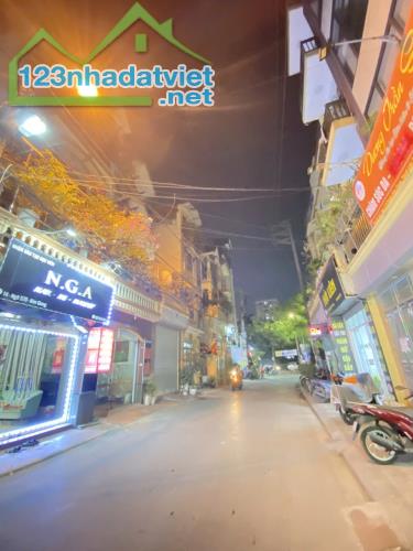 BÁN NHÀ KIM GIANG- THANH TRÌ, 56 M2, 5 TẦNG, MT 4,6 M, GIÁ 11,2 TỶ.