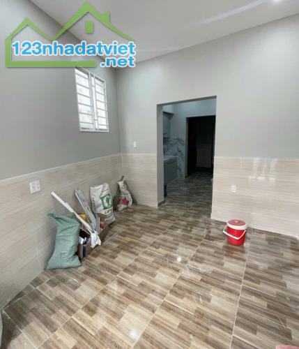 Bán nhà SÁT MẶT TIỀN, 67m2 GẦN CHỢ PHẠM HỮU LẦU, K. HIỆN HỮU, Huỳnh Tấn Phát, Quận 7. - 2
