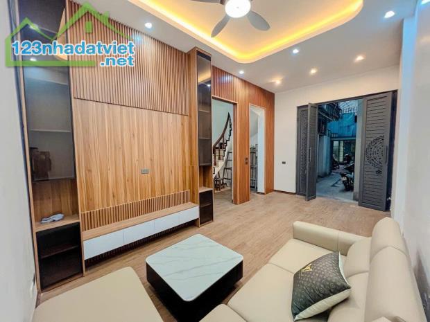 PHỐ KIM NGƯU, 40MX4 TẦNG NHÀ ĐẸP Ở NGAY, CỬA TIỀN 5.2 MÉT, GIÁ 6.85 TỶ