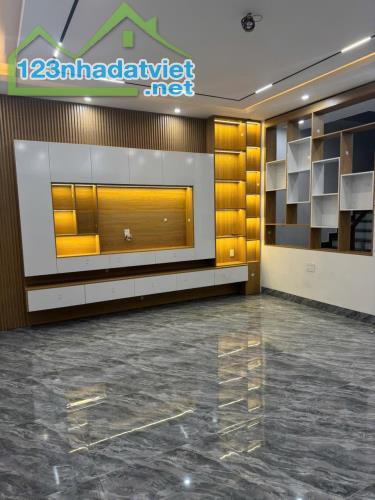 Bán Nhà 3 Tầng Ô Góc Khu Làng Công An,P.Hà Khánh. DT:55m2,MT:6.1m !!! - 4
