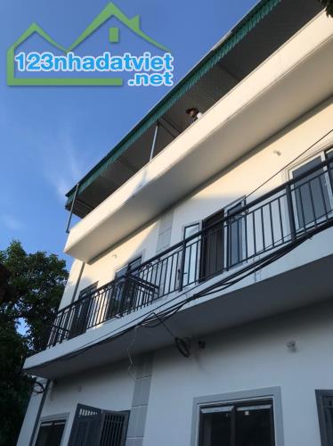 Căn Góc nhà 2 tầng, sát KCN Phố Nối A, khu đông dân cư, 1.x tỷ: 0835459289