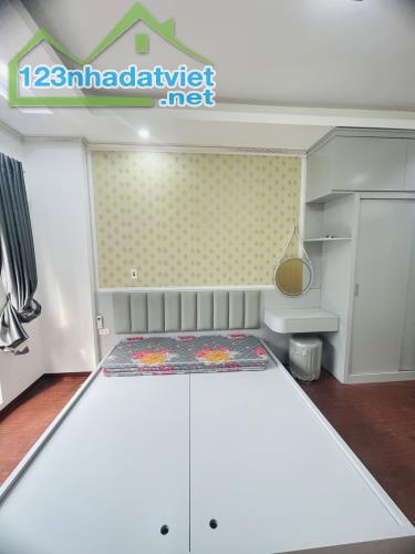 Bán nhà Nguyễn Văn Linh, Long Biên sổ nở hậu, 5 tầng, ngõ thông, gần oto giá chi hơn 5 tỷ. - 5