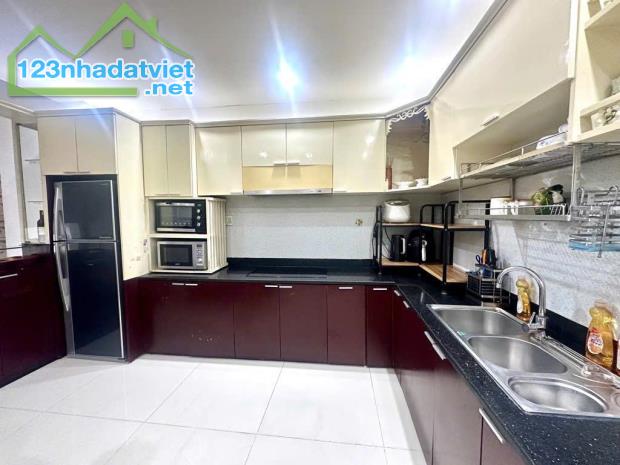 @ NHÀ ĐƯỜNG SỐ CÁCH NGUYỄN THỊ THẬP VÀI BƯỚC CHÂN, PHƯỜNG TÂN QUY QUẬN 7, SÁT NÁCH LOTTE,