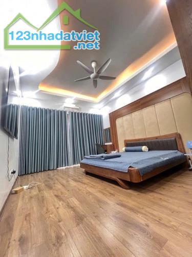 Nhỉnh 200tr/m2. Bán nhà phố Kim Mã Ba Đình 60m2-5T-MT4,2m vị trí đắc địa các phố Kim Mã 5m - 2