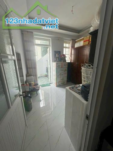 GẦN HẺM XE HƠI - VIP PHAN XÍCH LONG - 74M2 - NGANG 4.8M - NỞ HẬU - 3PN - CHỈ NHỈNH 7 TỶ - 2