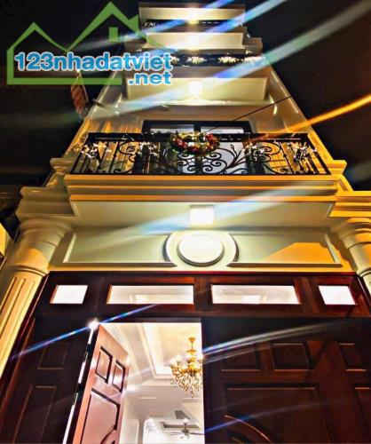 Chủ gửi Bán GẤP! Nhà 4 tầng đẹp long lanh phố Sài Đồng, lô góc sáng thoáng, 45m, nhỉnh 6tỷ
