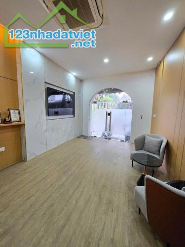 MẶT PHỐ LÊ TRỰC - TRUNG TÂM BA ĐÌNH - GẦN LĂNG CHỦ TỊCH - VĂN MIẾU QUỐC TỬ GIÁM - THÔNG SÀ - 2