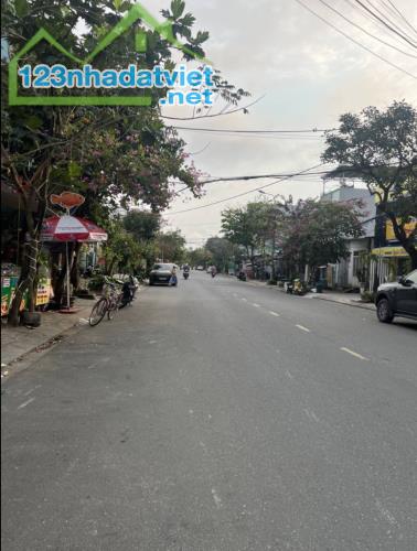 Bán lô đất mặt tiền đường Trần Duy Chiến. DT:121m . Giá : 10tỷ xxx