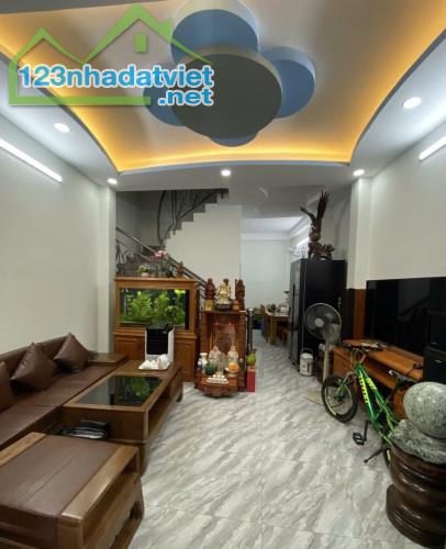 BÁN NHÀ ngang 9m hẻm HUỲNH TẤN PHÁT, PHÚ MỸ, Q7 - dòng tiền 170tr/năm GIÁ 7.5 TỶ