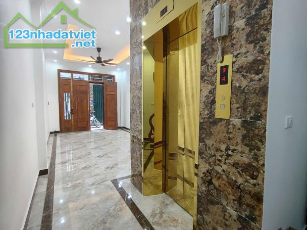 Hàng Hiếm. Bán Nhà Riêng 5 Tầng, Mt 3,7m Nhà Đẹp Về Ở Luôn Phố Lê Hồng Phong Hà Đông - 2