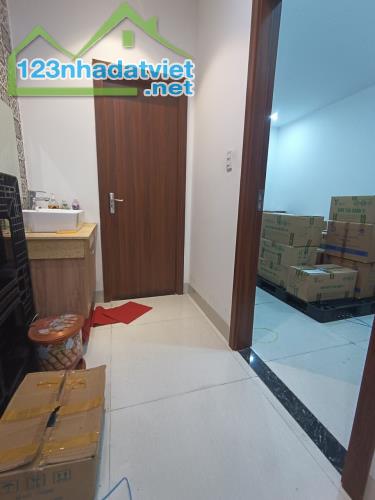 GẤP BÁN CĂN NHÀ  NGAY TRƯỜNG ĐẠI HỌC BÁCH KHOA LIÊN CHIỂU