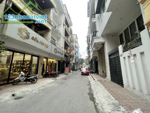 Trung Kính To - Cực đẹp 81m2 - MT 5.1m - Phân lô ô tô tránh - Nhỉnh 30 tỷ.