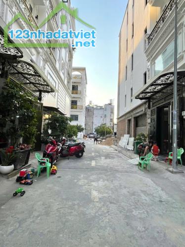 NHÀ HẺM 386 LÊ VĂN QUỚI - KHU PHÂN LÔ VIP TOÀN NHÀ CAO TẦNG - CÓ THANG MÁY - GIÁ CHỈ 8TỶ3 - 2