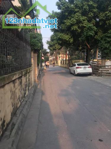 Nhà Bùi Xương Trạch, 53 m2 , 1 tầng kính doanh tốt, ô tô tránh, giá 2,6 tỷ, liên hệ em 035