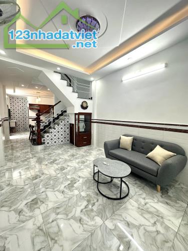 Chỉ 4.95 TỶ TL! 71M², 2 Tầng /3pn, HẺM Ô TÔ, Quang Trung Gò Vấp! - 1