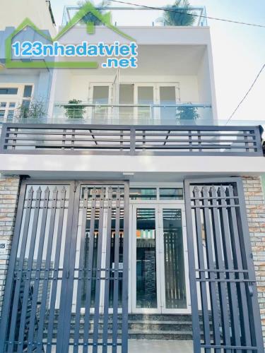 Định cư Mỹ bán gấp nhà HXH 4m Lê Văn Thọ, GV; 4 x 17m, giá: 5.95 tỷ TL