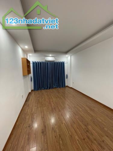 Bán gấp nhà phố Bát Khối cạnh cầu Vĩnh Tuy, Ô tô DT30 mt 3.4m nhà 5 tầng  giá 5.6 tỷ - 1