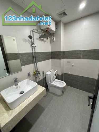Bán gấp nhà phố Bát Khối cạnh cầu Vĩnh Tuy, Ô tô DT30 mt 3.4m nhà 5 tầng  giá 5.6 tỷ - 2
