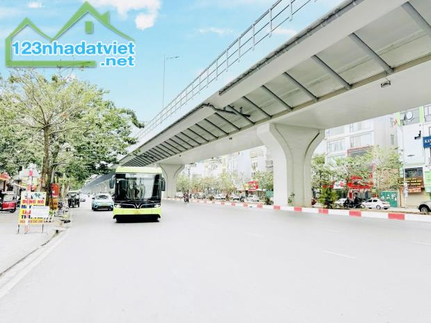 Cực Rẻ MP Minh Khai 55M2 6T Thang Máy Vỉa Hè Rộng KD Sầm Uất Giá 24.3 Tỷ.