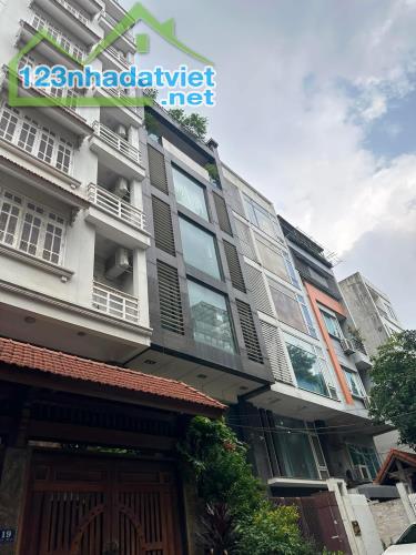 Bán Siêu phẩm nhà Đẹp Lạc Long Quân - 90m2 x 4T x MT 6m - Phân lô Gara Oto - Hướng DN - 5