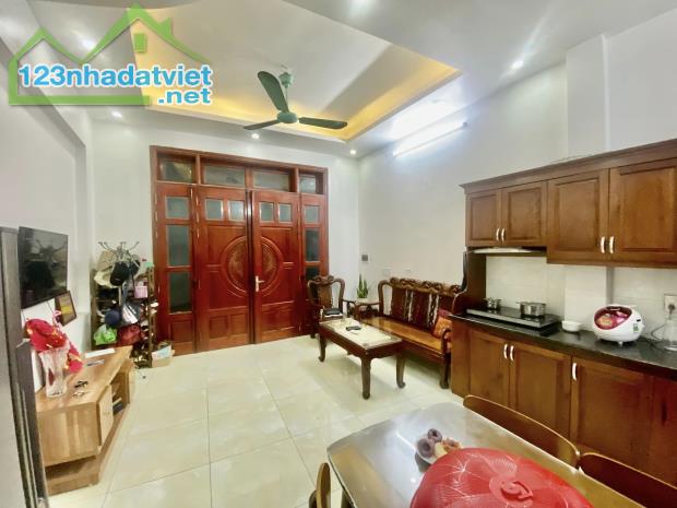 Bán nhà ngõ 41 Thái Hà, 30m2 x 4 tầng, gần phố, 7.1 tỷ - 3