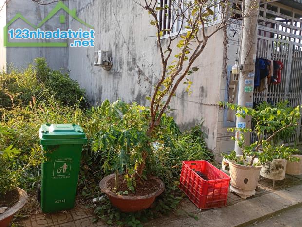 Cấp cứu..Cấp cứu Lô đất sổ riêng ngộp bank chỉ 2,6 tỷ gần Vòng xoay Phú Hữu, Q9 giáp Q2