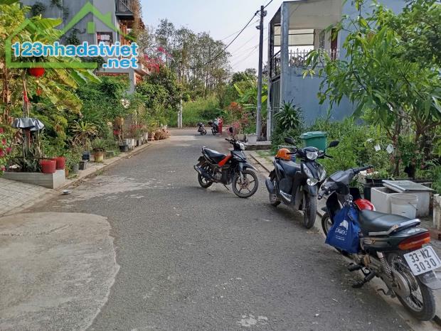 Cấp cứu..Cấp cứu Lô đất sổ riêng ngộp bank chỉ 2,6 tỷ gần Vòng xoay Phú Hữu, Q9 giáp Q2 - 1