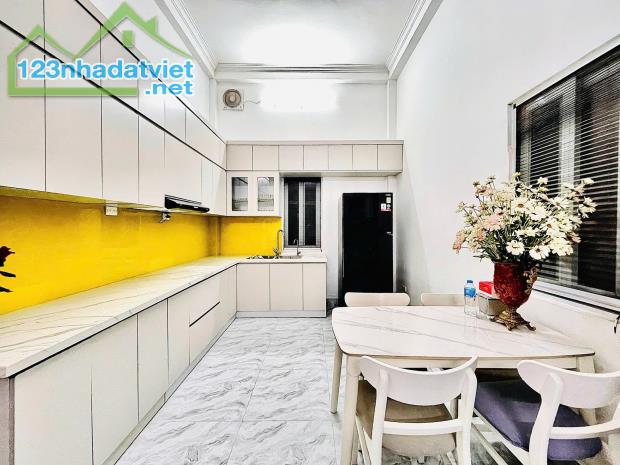 HIẾM - BÁN NHÀ ĐƯỜNG LÁNG - NGÃ TƯ SỞ - LÔ GÓC 3 THOÁNG- CÁCH PHỐ 30M - GẦN GA ĐƯỜNG SẮT - 1