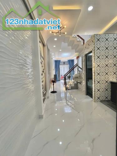 NHÀ MỚI ĐẸP - FULL NỘI THẤT - 40m2 - 2 TẦNG - THỐNG NHẤT, GÒ VẤP, TP.HCM. - 3