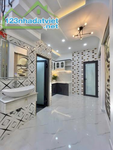 NHÀ MỚI ĐẸP - FULL NỘI THẤT - 40m2 - 2 TẦNG - THỐNG NHẤT, GÒ VẤP, TP.HCM. - 2