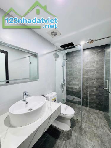 Bán nhà riêng Nguyễn Văn Huyên, Cầu Giấy, Phân lô Ô tô Vỉa hè KD 61m 17 tỷ - 2