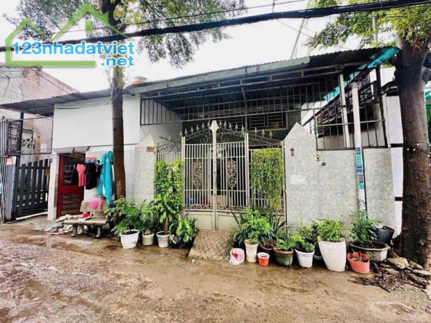 BÁN NHÀ 240M2 HẺM XE HƠI NGUYỄN VĂN QUÁ QUẬN 12 THU NHẬP 22TR/THÁNG  CHỈ 9 TỶ TL - 1