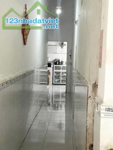 BÁN NHÀ 240M2 HẺM XE HƠI NGUYỄN VĂN QUÁ QUẬN 12 THU NHẬP 22TR/THÁNG  CHỈ 9 TỶ TL