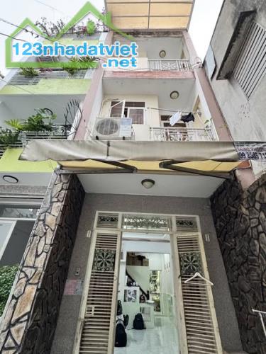 Bán nhà ngay chợ Bà CHiểu P2 Bình Thạnh 3 tầng 43m2 nhỉnh 5 tỷ