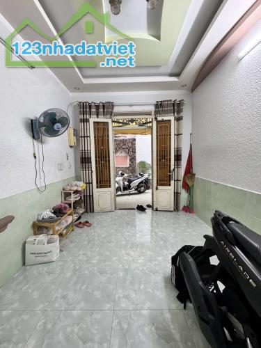 Bán nhà ngay chợ Bà CHiểu P2 Bình Thạnh 3 tầng 43m2 nhỉnh 5 tỷ - 2
