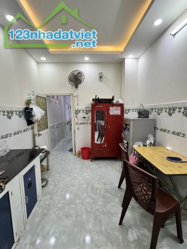 Bán nhà ngay chợ Bà CHiểu P2 Bình Thạnh 3 tầng 43m2 nhỉnh 5 tỷ - 5