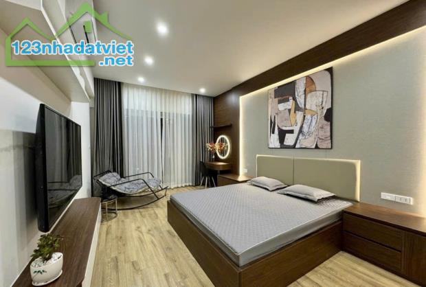 NHÂN MỸ - NHÀ CỰC PHẨM - GẦN Ô TÔ - GẦN PHỐ - GẦN TRƯỜNG - 5 TẦNG - GIÁ 7,15 TỶ - 2