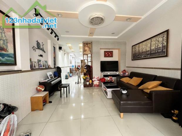 Nhà bán Cách Mạng Tháng Tám DT 48m2 gần công viên Lê Thị Riêng khu sầm uất, chỉ 14.6 tỷ - 3