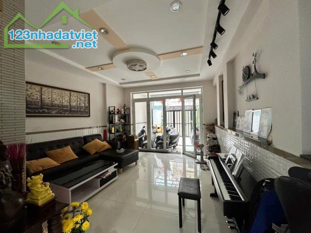 Nhà bán Cách Mạng Tháng Tám DT 48m2 gần công viên Lê Thị Riêng khu sầm uất, chỉ 14.6 tỷ - 4