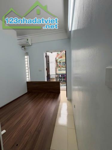 Bán nhà Kim Giang 40m2 5 tầng 5 căn hộ mini  7.2 Tỷ