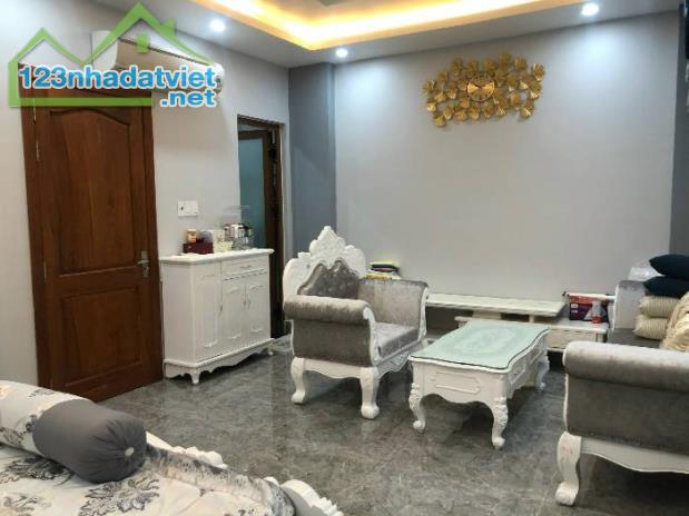 NHÀ BÁN HXH 6 M Đ: HUỲNH TẤN PHÁT KẾ PMH. QUẬN 7. DT:82.2M2. 5 TẦNG. 6 PN. CHỈ 10.5 TỶ.
