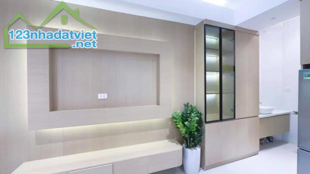 Nhà Đẹp Ở Luôn Khương Đình, Thanh Xuân 32m, 5 tầng, mt 3.8m, giá 6.68 tỷ.