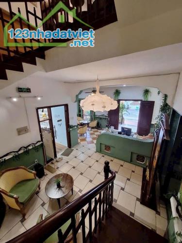 CHO THUÊ BIỆT THỰ LIỀN KỀ PHÚ NHUận, NG.VĂN TRỖI - 256M2 - GIÁ HỜ 200 TRIỆU/THÁNG - SỔ ĐỎ - 2