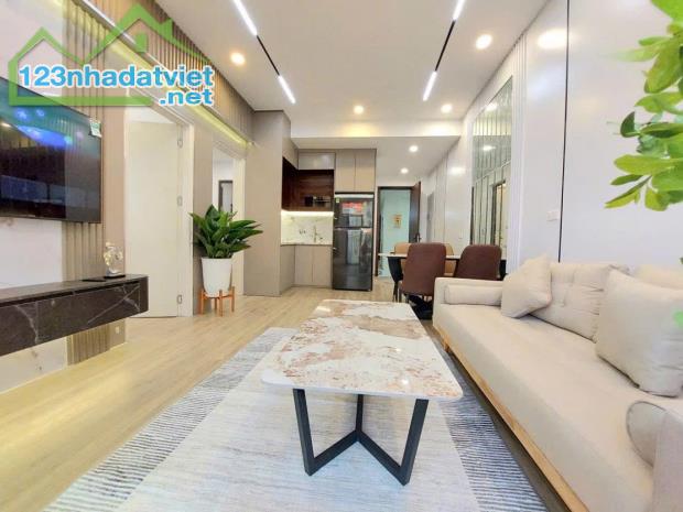Bán chung cư A3 Đền Lừ, LÔ GÓC - View hồ, 2 ngủ 2 vs 1 khách 1 bếp lớn - SĐCC - Hơn 3 Tỷ