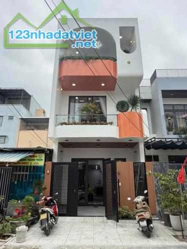 Nhà đất Lê Hải chào bán siêu phẩm căn nhà 3 tầng mặt tiền đường Hoà Phú 3. - 9
